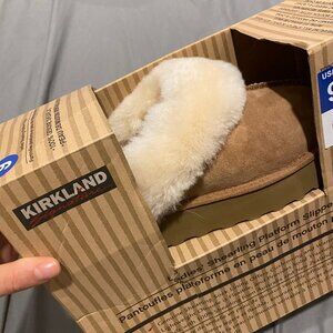 Brand New Ladies' Shearling Platform Slippers Size 9